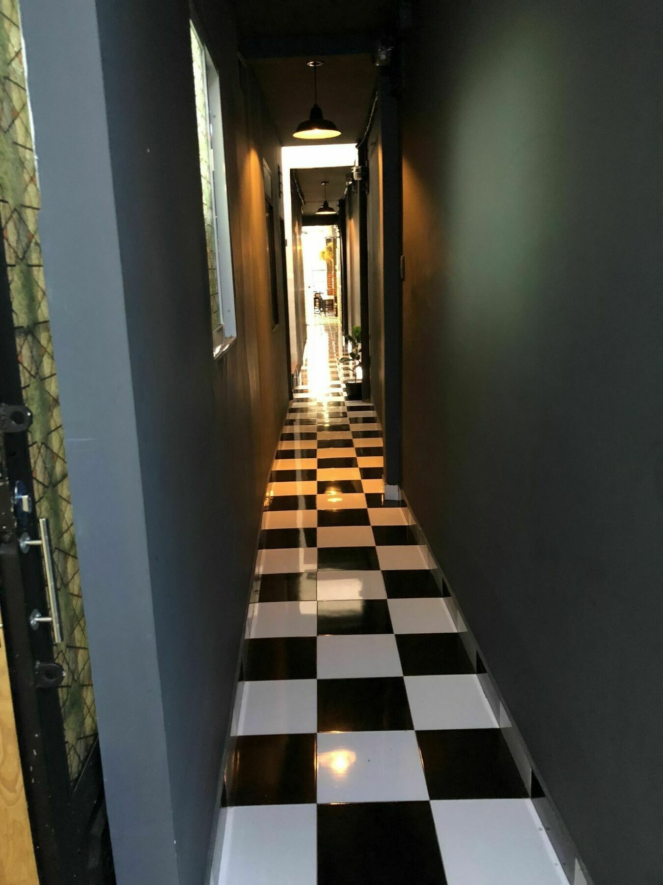 Diamond Rainbow - The Centre Nhà trọ