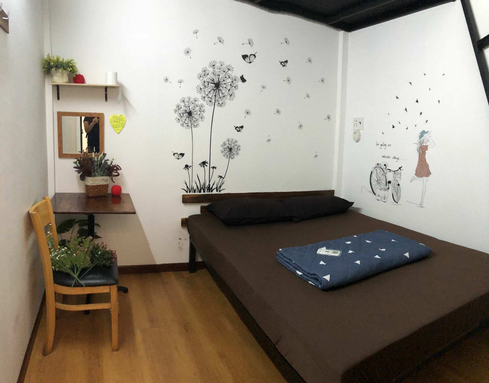 Diamond Rainbow - The Centre * TP. Hồ Chí Minh